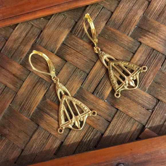 Jewelry - Vintage 1940’s Brass “Harps”